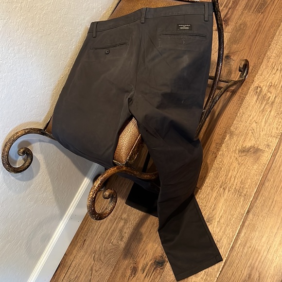 Banana Republic Chinos quality cotton stretch manufactured for comfortable fit! - Picture 2 of 8